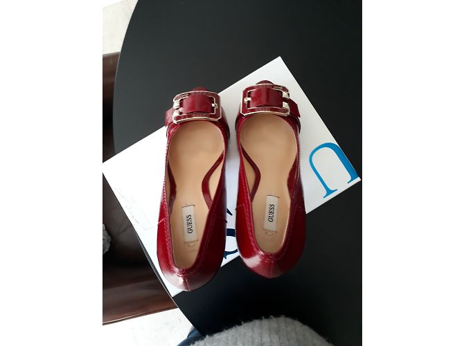 Décolleté Guess in vernice rossa Rosso - vista 3