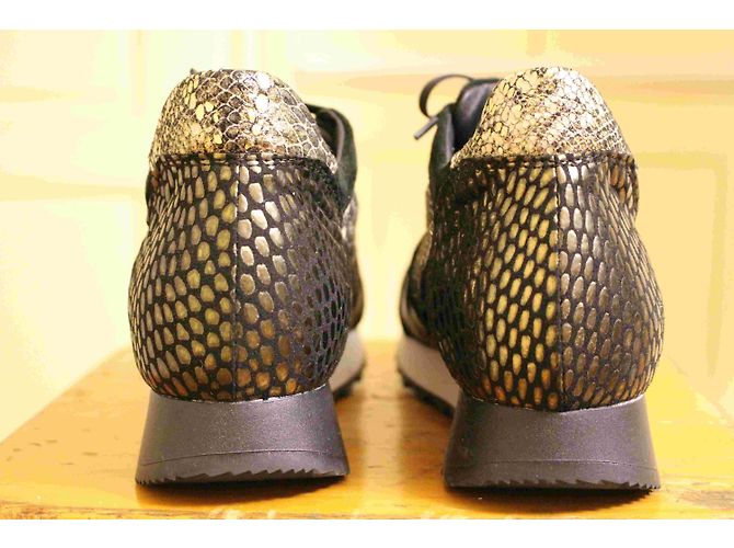 Tosca Blu black and gold sneakers - view 4