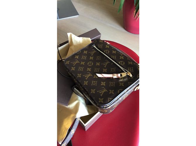 Louis Vuitton Pochette Metis Marrone - vista 4