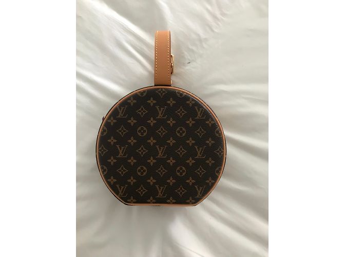 Louis Vuitton Pequena caixa de chapéu Marrom - vista 4