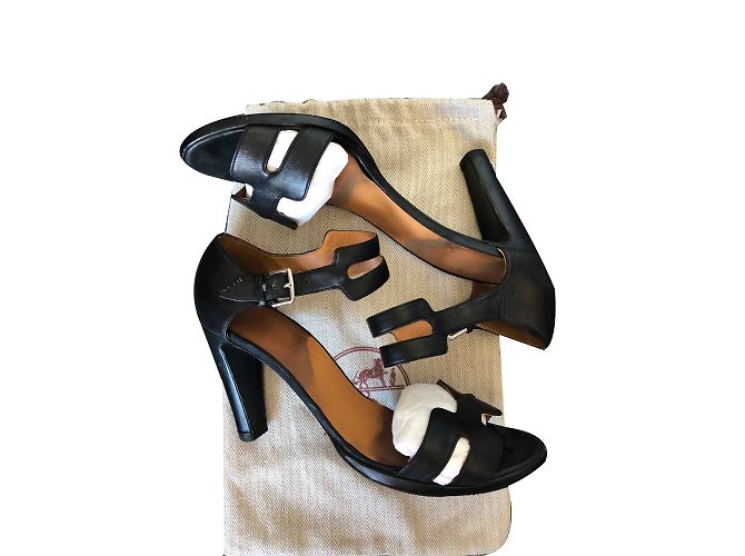 Décolleté Hermès in pelle nera Nero - vista 2