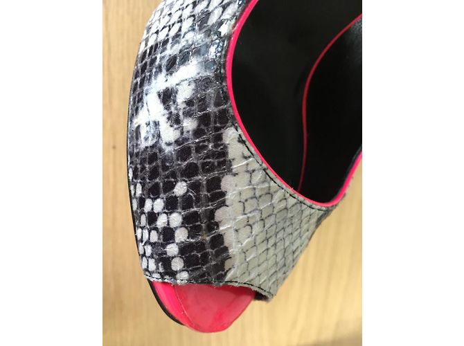Stella Mc Cartney Décolleté Stella McCartney Peep Toe Nere Rosa Python Nero Bianco Multicolore Stampa python - vista 4