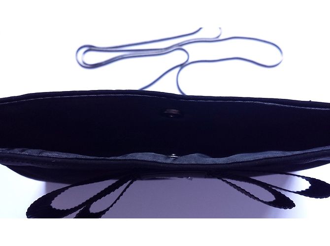 Autre Marque Pochette da sera in nubuck nero con tracolla - vista 3