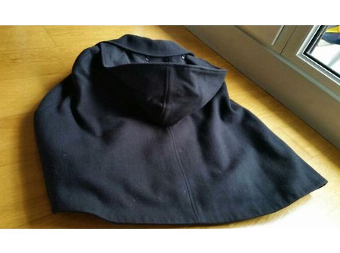 Des Petits Hauts Abrigos, Ropa de calle - vista 3