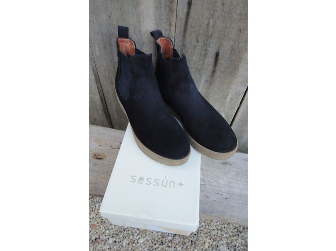 Botines Chelsea Sessun de ante negro - vista 3