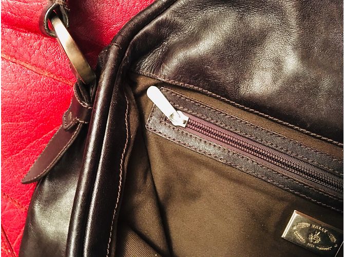 Bally Besace cuir Val. 800 EUR - vue 10