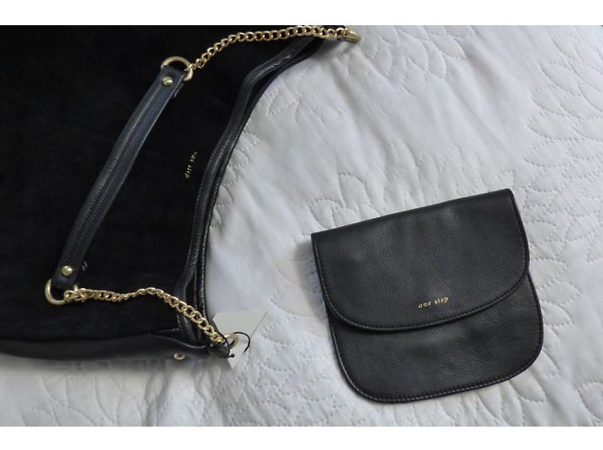 Borsa One step in pelle nera con tracolla in metallo dorato Nero D'oro - vista 9