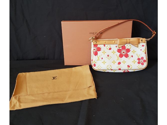 Louis Vuitton Pochette Monogram Cherry Blossom Edizione Limitata Rosa Rosso Crudo - vista 3