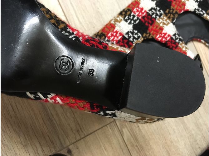 Chanel Tweed Stiefel Schwarz Rot Weiß Größe 38 - Ansicht 3