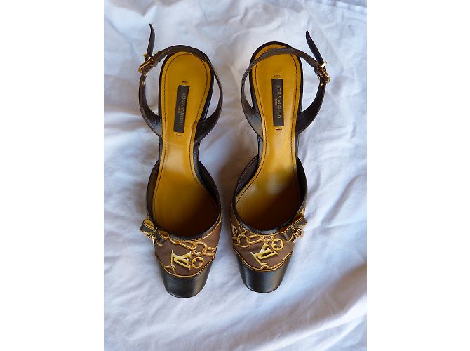 Louis Vuitton Heels Brown Golden - view 2