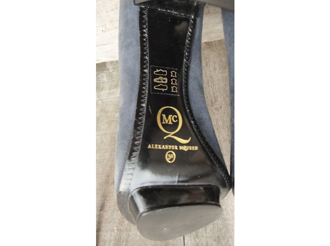 Alexander McQueen Pumps Grau aus Hirschleder - Ansicht 7