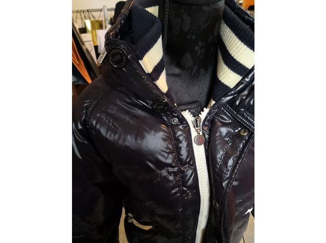 Schöne Moncler Jacke gemischt - Ansicht 4