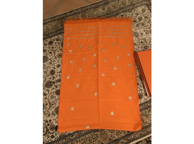 Hermès Maxi Schal orange und silber Seide - Ansicht 3