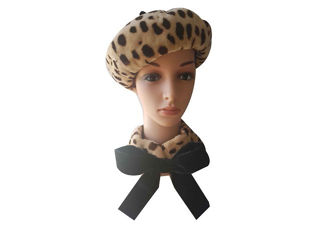 Chanel Hats Leopard print - view 2