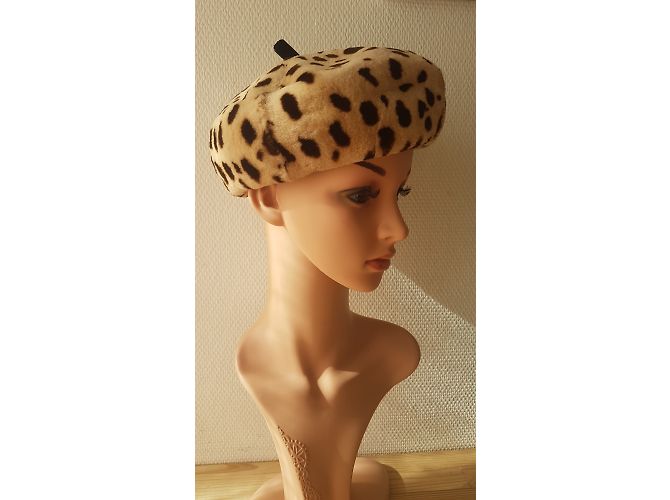 Chanel Hats Leopard print - view 8
