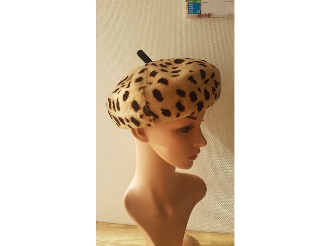 Chanel Hats Leopard print - view 9