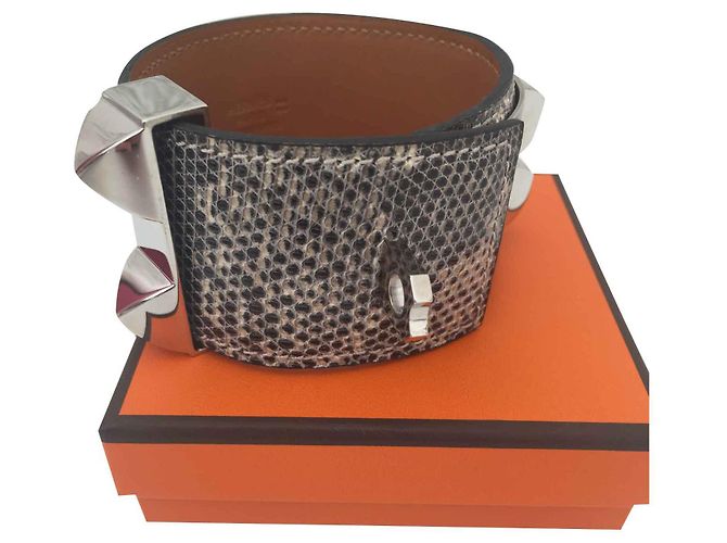 Collana Hermès con ciondolo a forma di cane con lucertola - vista 2