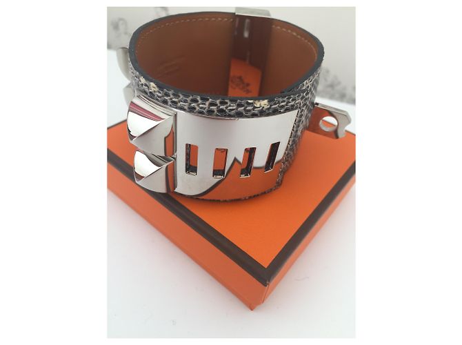 Collana Hermès con ciondolo a forma di cane con lucertola - vista 3