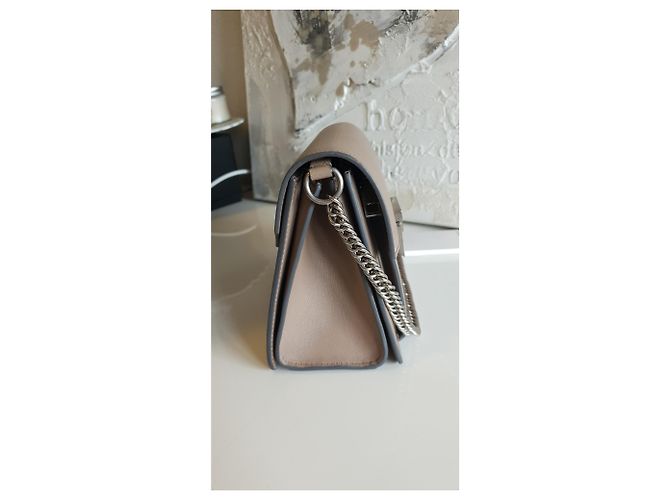 Givenchy GV3 - vista 3