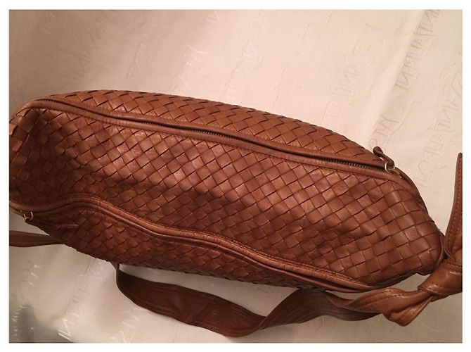 Bottega Veneta molto largo.valore 3000 Euro - vista 3