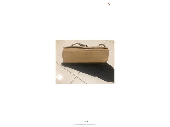 Borsa a mano Chanel 2.55 in vernice beige - vista 3