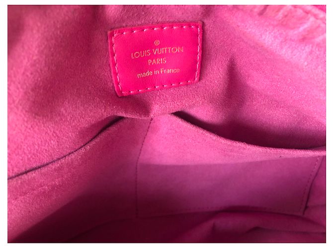 Louis Vuitton Courtney MM Fuschia - vista 11