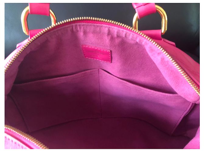 Louis Vuitton Courtney MM Fuschia - vista 15