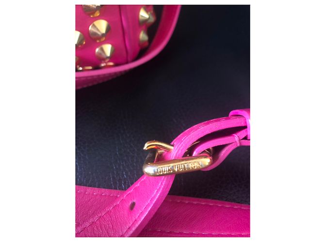 Louis Vuitton Courtney MM Fuschia - vista 2