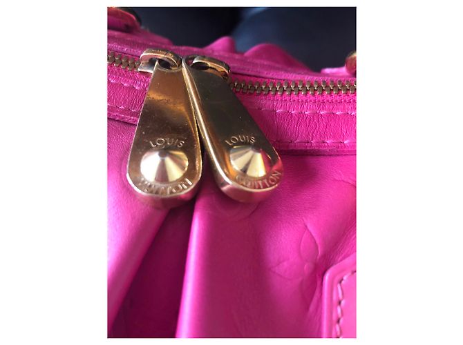 Louis Vuitton Courtney MM Fuschia - vista 3