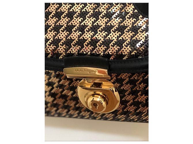 Borsa Salvatore Ferragamo Mini Flamma Nera e Oro Nero - vista 3