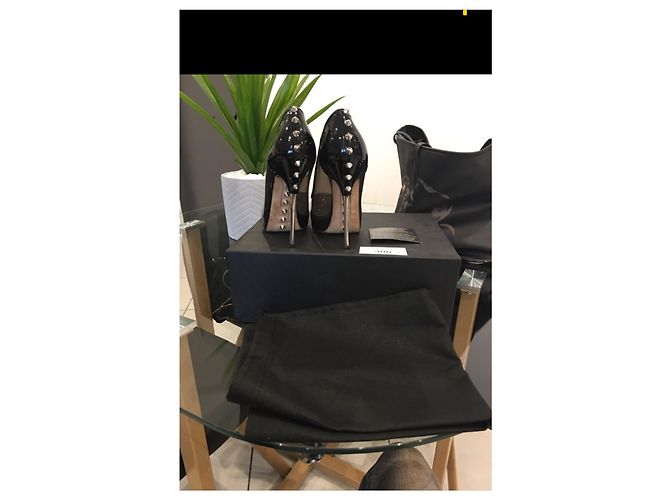 Zapatos de tacón Dsquared2 en charol negro con tachuelas - vista 2
