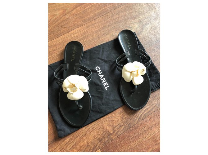 Chanel Infradito Camelia Nero - vista 3