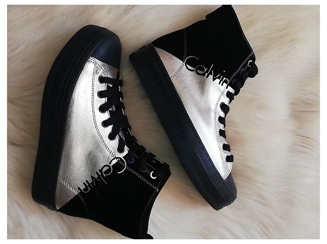 Nuevas zapatillas altas de Calvin Klein - vista 5