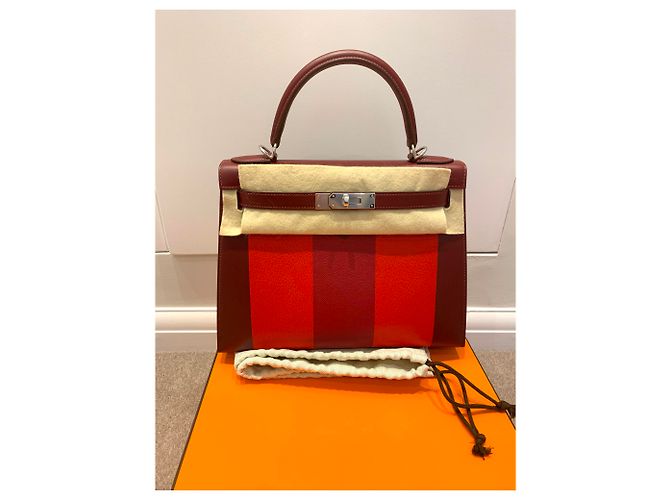Hermès Kelly Sellier 28 Couro Multicor - vista 3