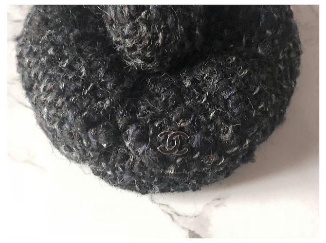 Chanel, Spilla Camelia tweed nero grigio - vista 4