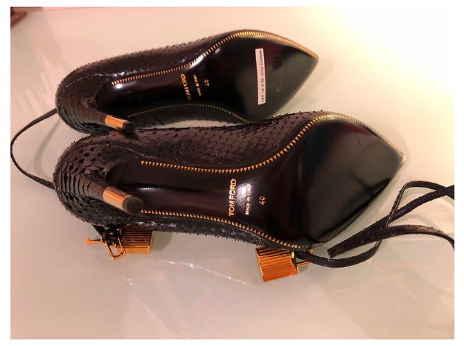 Tom Ford Python High Heels Schwarz Goldener Verschluss - Ansicht 4