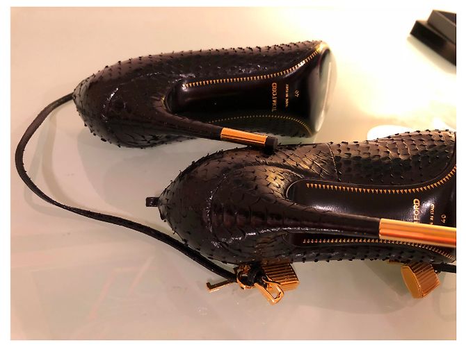 Tom Ford Python High Heels Schwarz Goldener Verschluss - Ansicht 5