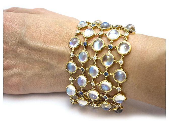 Temple St Clair St Clair Temple "Rainbow Moonstone" pulseira de ouro amarelo, pedras da lua, diamantes e safiras. - vista 4
