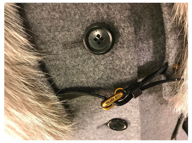 Louis Vuitton Abrigo de lana blanco de piel de zorro capelet Gris - vista 12