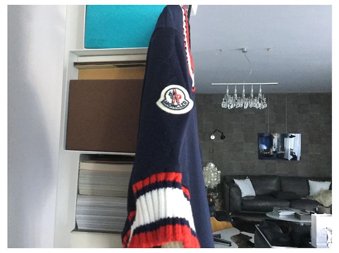 TOP MONCLER NUNCA TRABAJA - vista 3