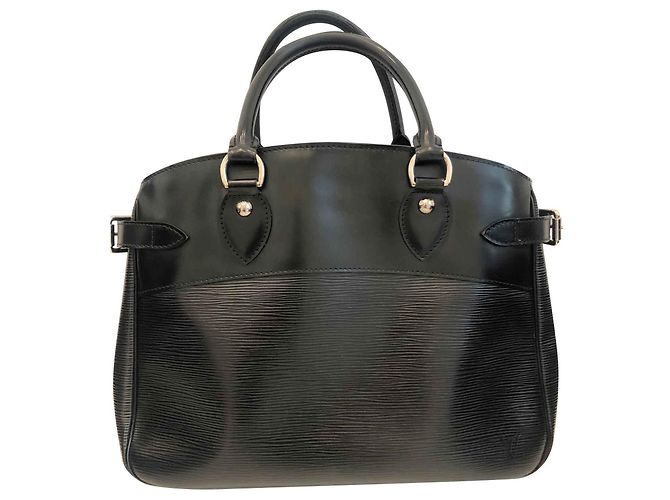 Louis Vuitton Passy PM Epi Leather Handbag Black - view 2