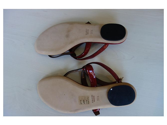 Sandali Gucci in pelle rosso scuro Bordò - vista 3