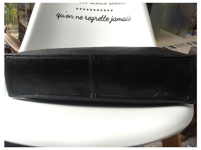 Bolso Chanel de cuero negro - vista 3