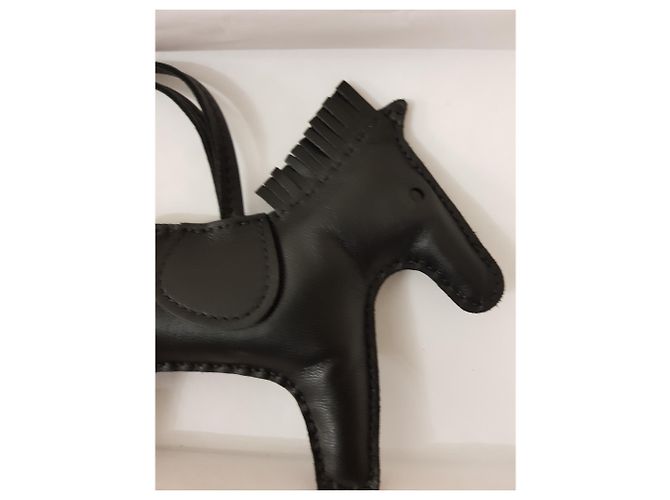 Hermès Rodeo So Black Charm per Borsa in Pelle Nero - vista 5