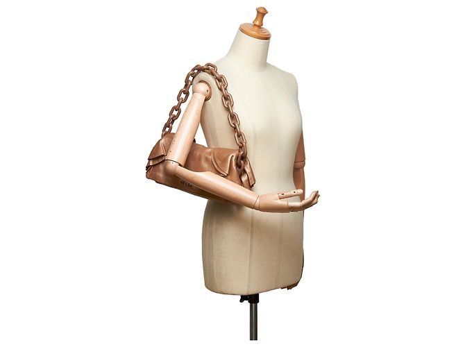 Borsa a tracolla a catena in pelle marrone Prada - vista 9