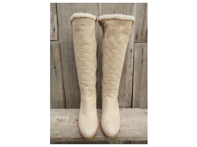 Botas Gucci em ovelhas devolvidas (Shearling) - vista 4