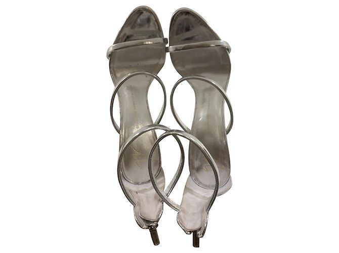 Décolleté Giuseppe Zanotti in vernice argento - vista 2