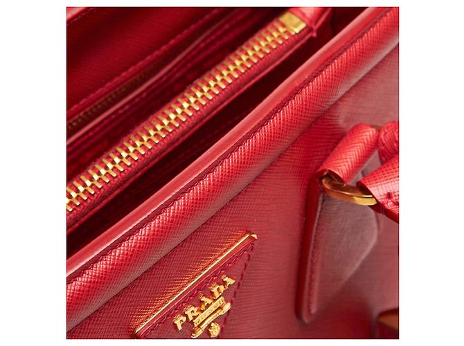Prada Red Saffiano Vernice Parabole Handbag - vista 7