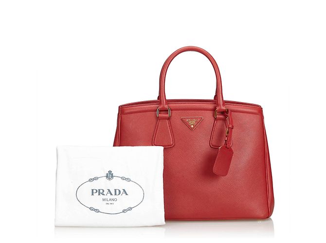 Prada Red Saffiano Vernice Parabole Handbag - vista 9
