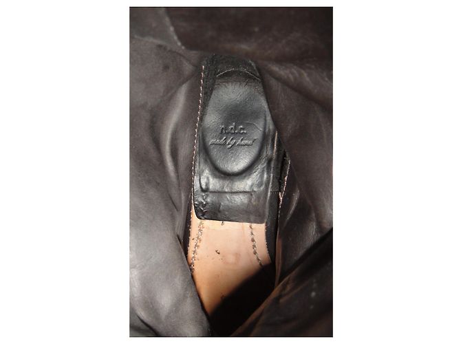 N.D.C. Made By Hand Botas n.D.do. Hecho a mano en cuero engrasado. Castaño - vista 3